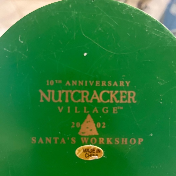 Santas Workshop 10th anniversary Piece - Picture 2 of 5